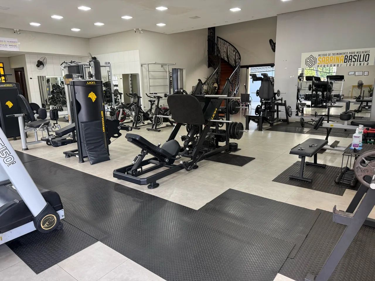 Academia  - Foto 2