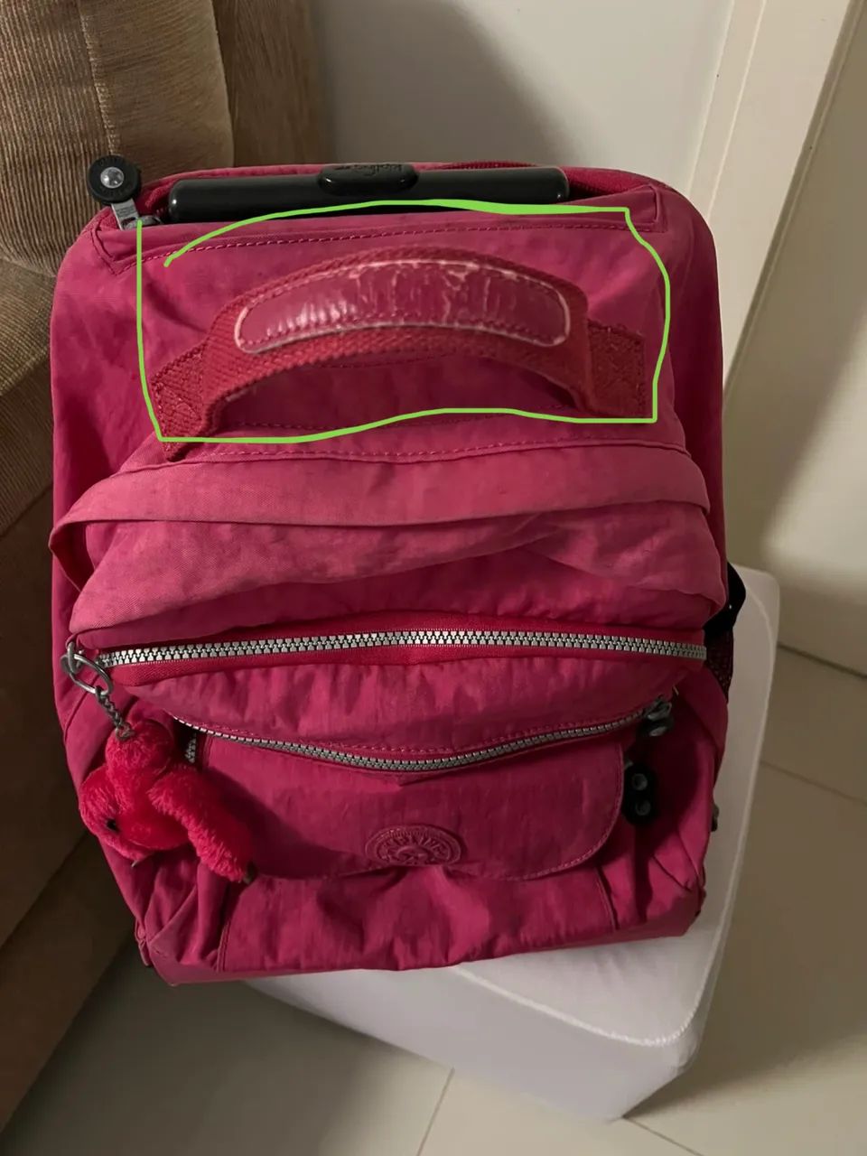 Mochila Kipling - com alça, puxador e rodinhas - Foto 5