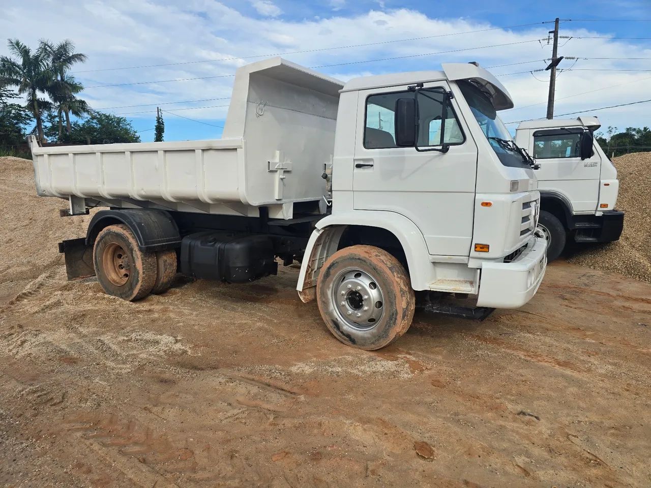 Vendo Caçamba 13-190