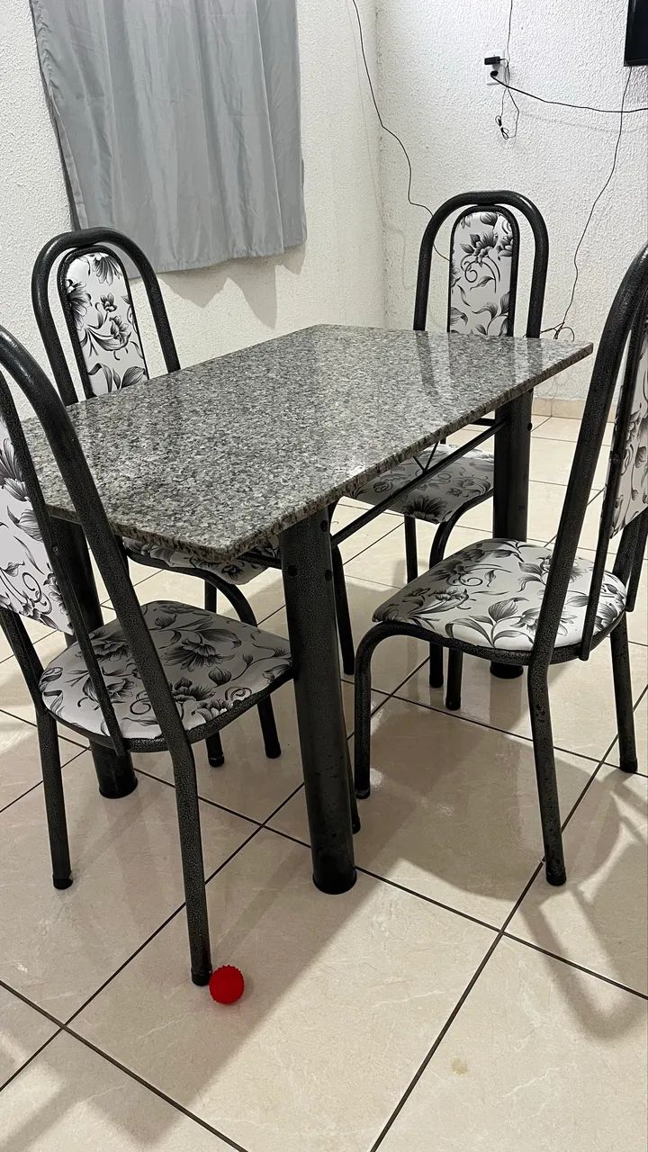 Mesa com 4 cadeiras - Foto 3
