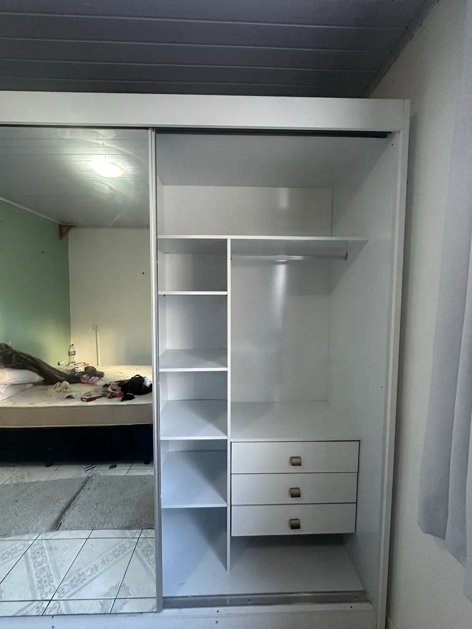 Guarda Roupa Casal 2 portas com Espelho Interiço - Foto 4