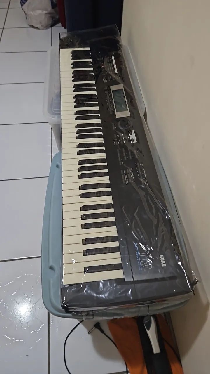 Korg Triton TR76 - Workstation. - Foto 2