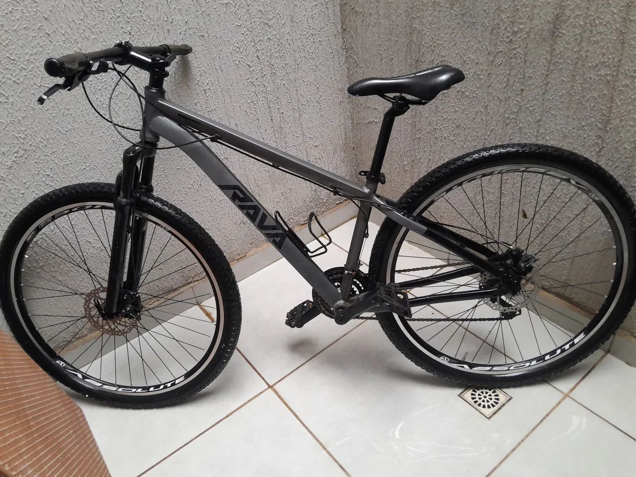 Bicicleta aro 29 com nota só pegar e andar, 650 $$sem muita conversa, não troco em nada 