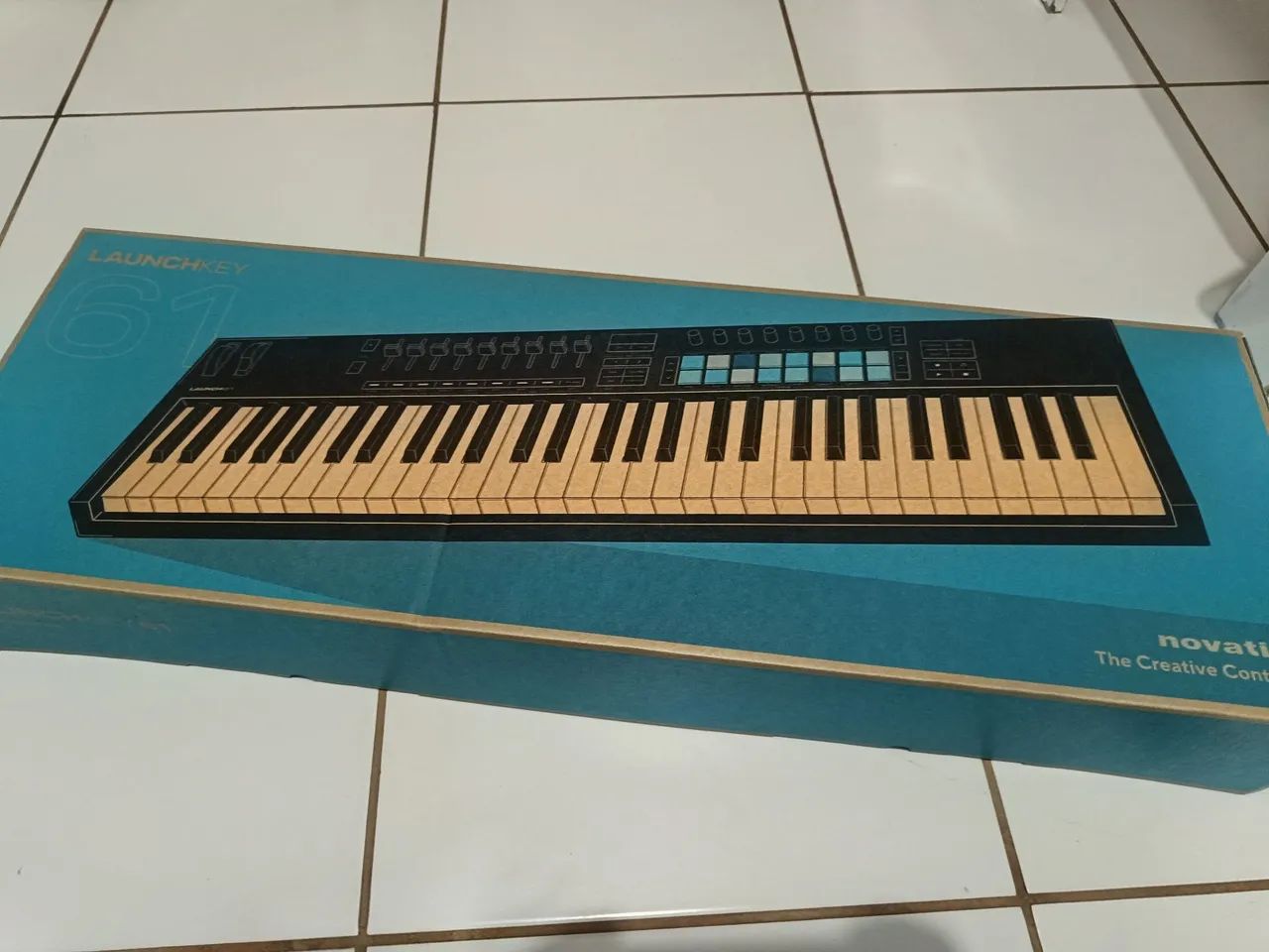 TECLADO NOVATION LAUNCHKEY MK4 61  - Foto 4