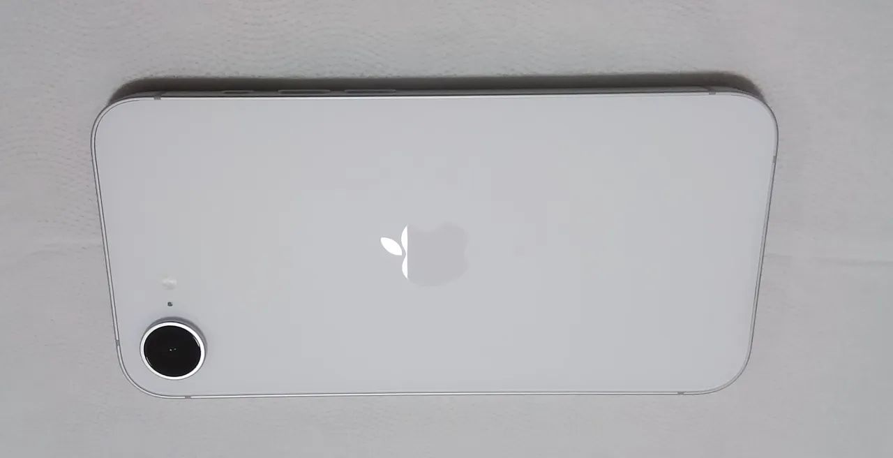 iPhone 16e 