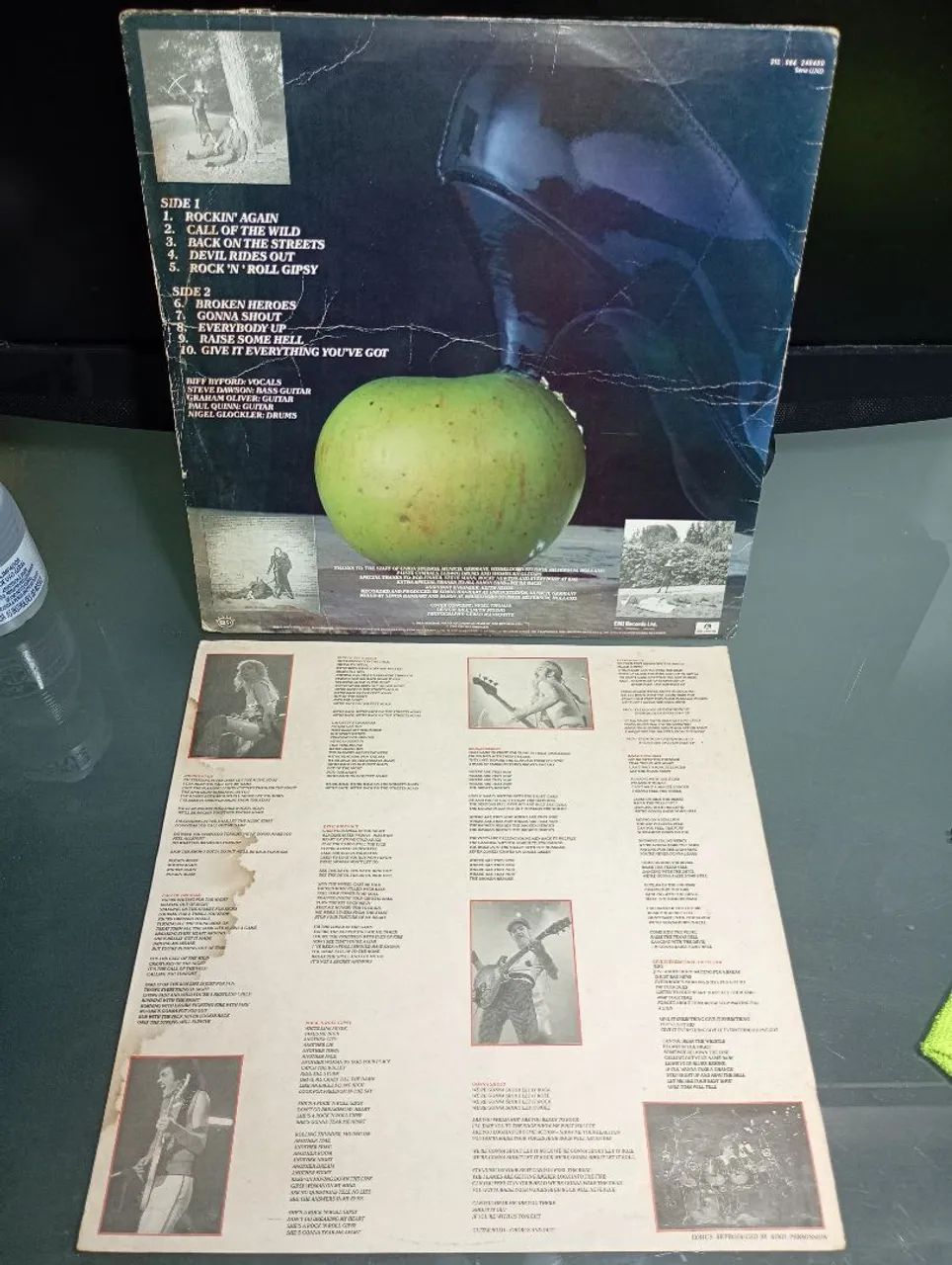 LP SAXON Innocence Is No Excuse Vinil - Foto 2
