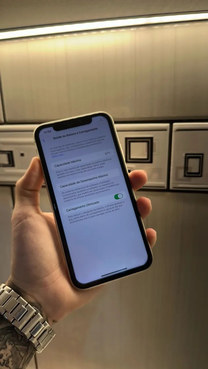 iPhone 11 | 128GB | Branco - Foto 2