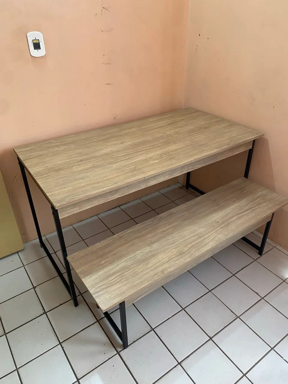 Mesa com banquinho  - Foto 3