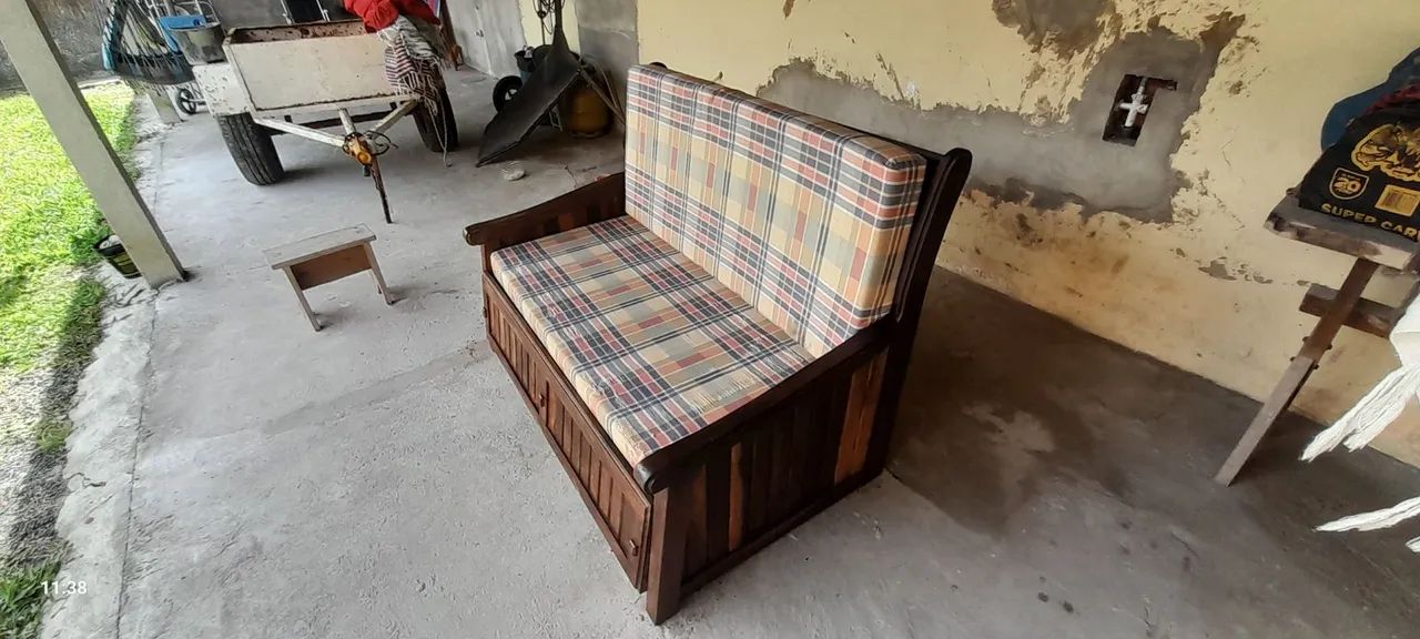 Sofa cama de madeira imbuia