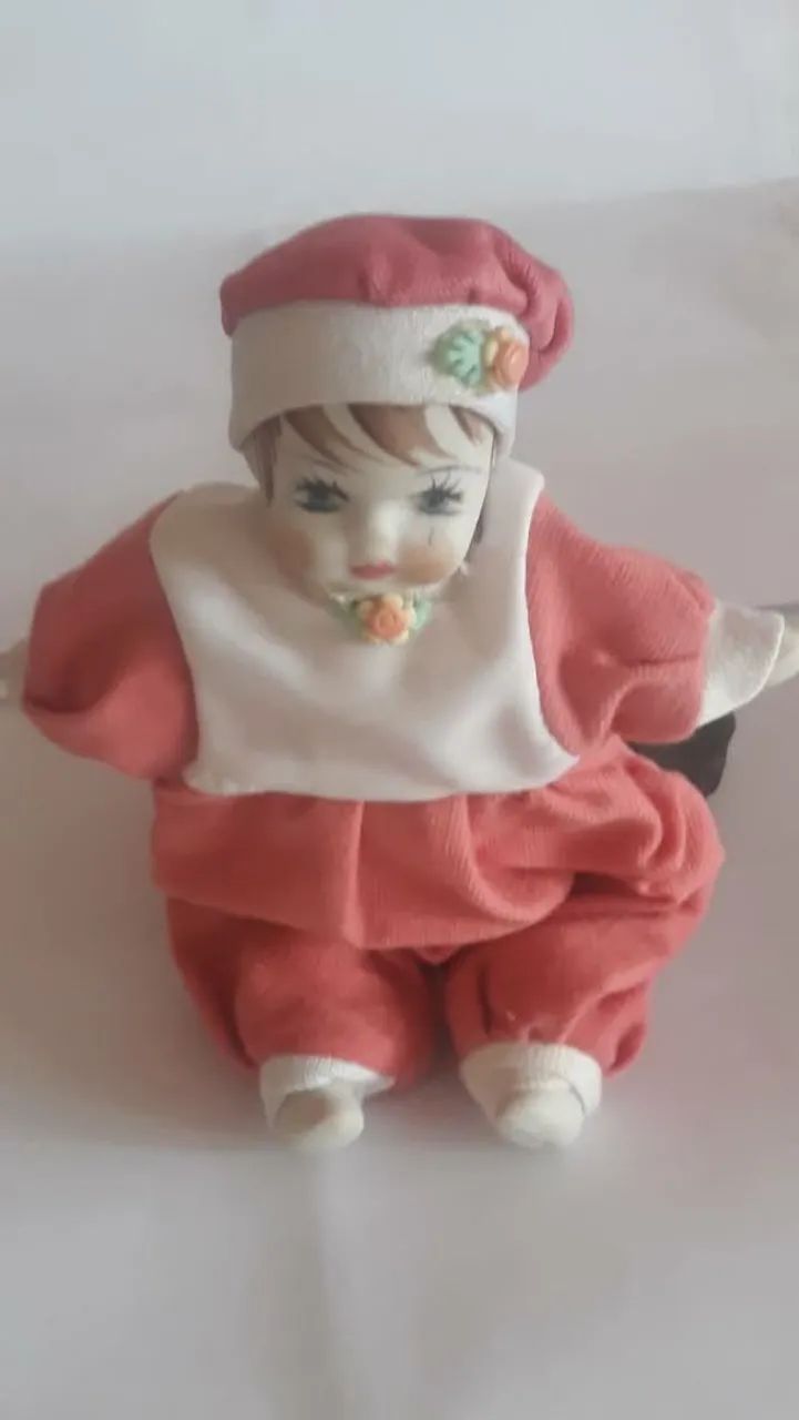 Mini Boneca Antiga de Porcelana