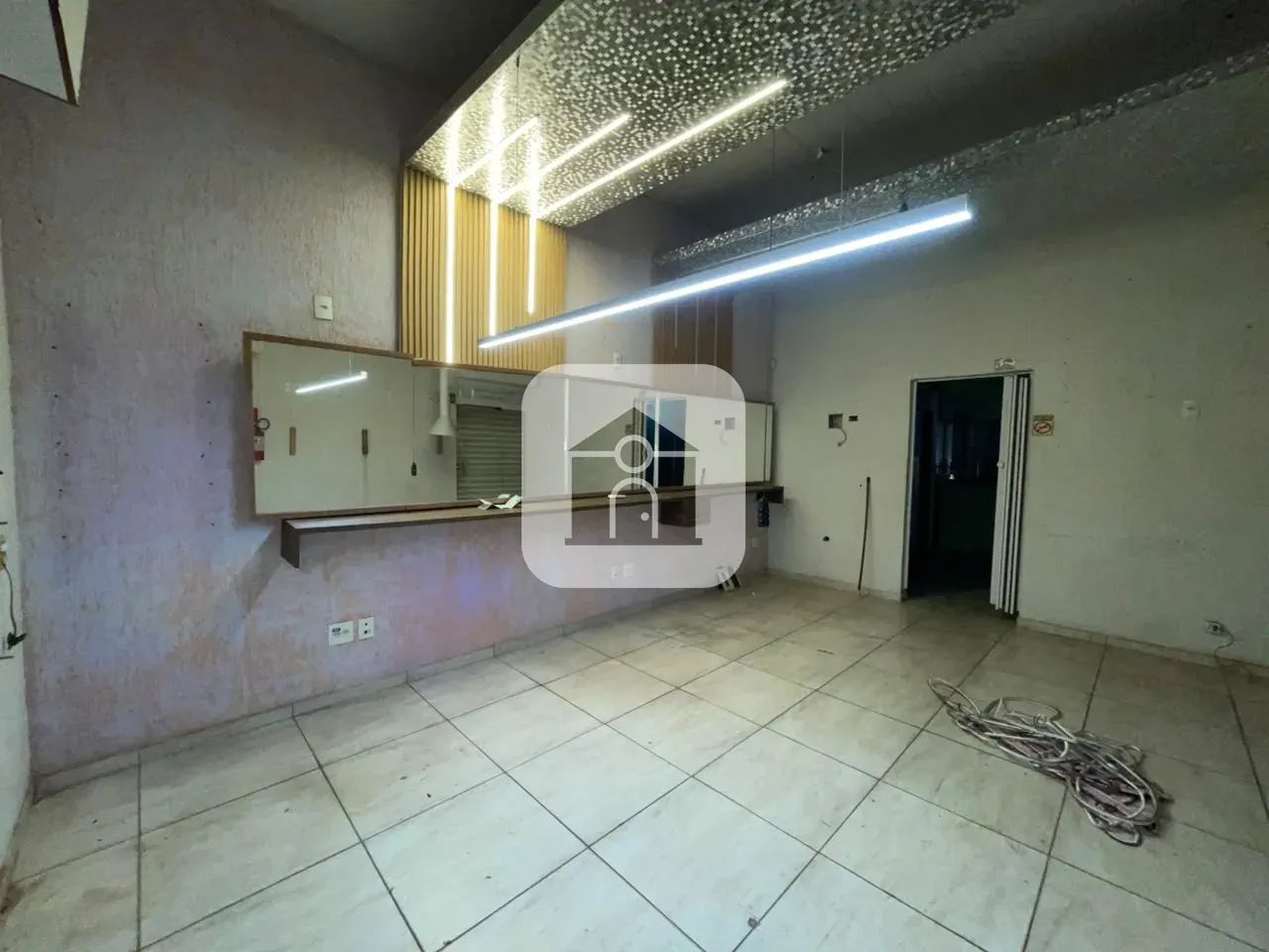 Loja comercial com 95m² para locação no bairro Martins - Foto 2