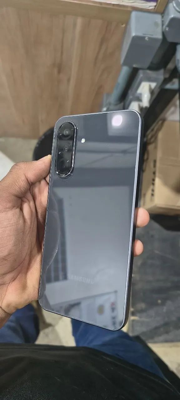 A36 5g menos de 1 ano de uso , so o display trocado nele 