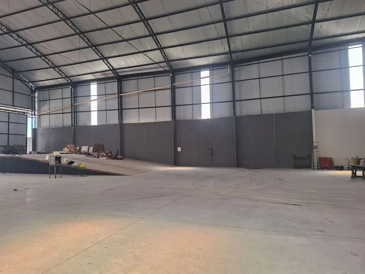 Galpão Industrial com doca e prédio com escritórios 50 mil - Foto 3