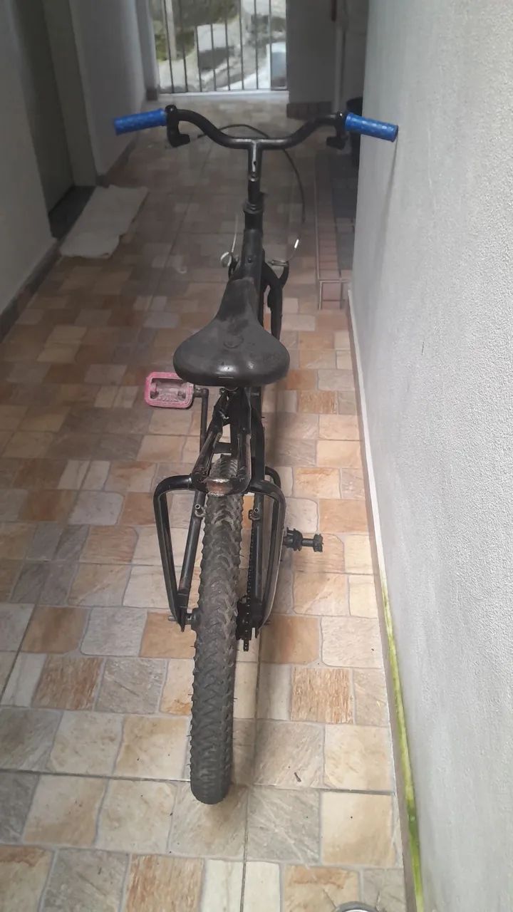 Vendo aro 20 preta - projetinho/ grau - Foto 2