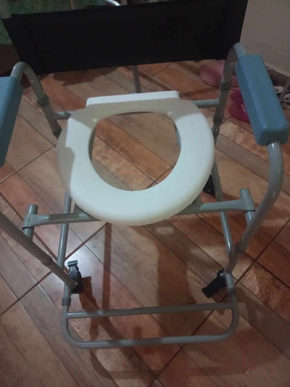 Vendo cadeira de banho