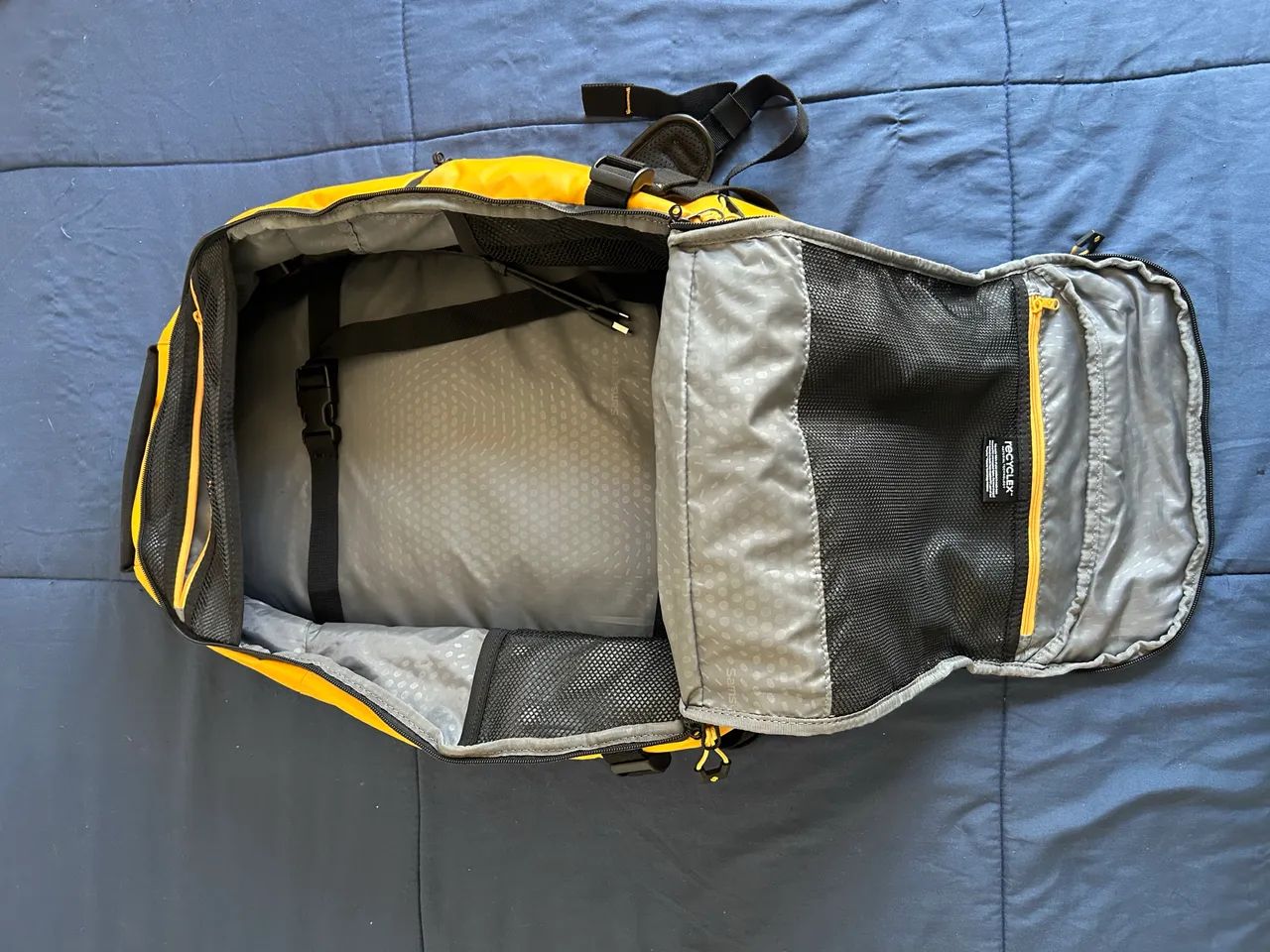 mochila samsonite premium amarela com suporte para carregador portátil - Foto 3