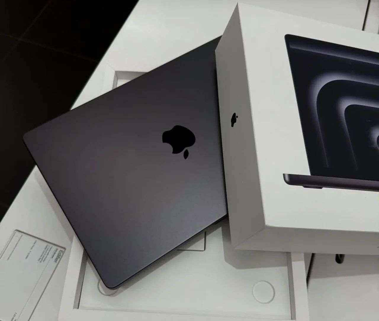 MacBook Pro M5 Pro 1TB/ 24 Ram Lacrado - Notebooks - Asa Norte