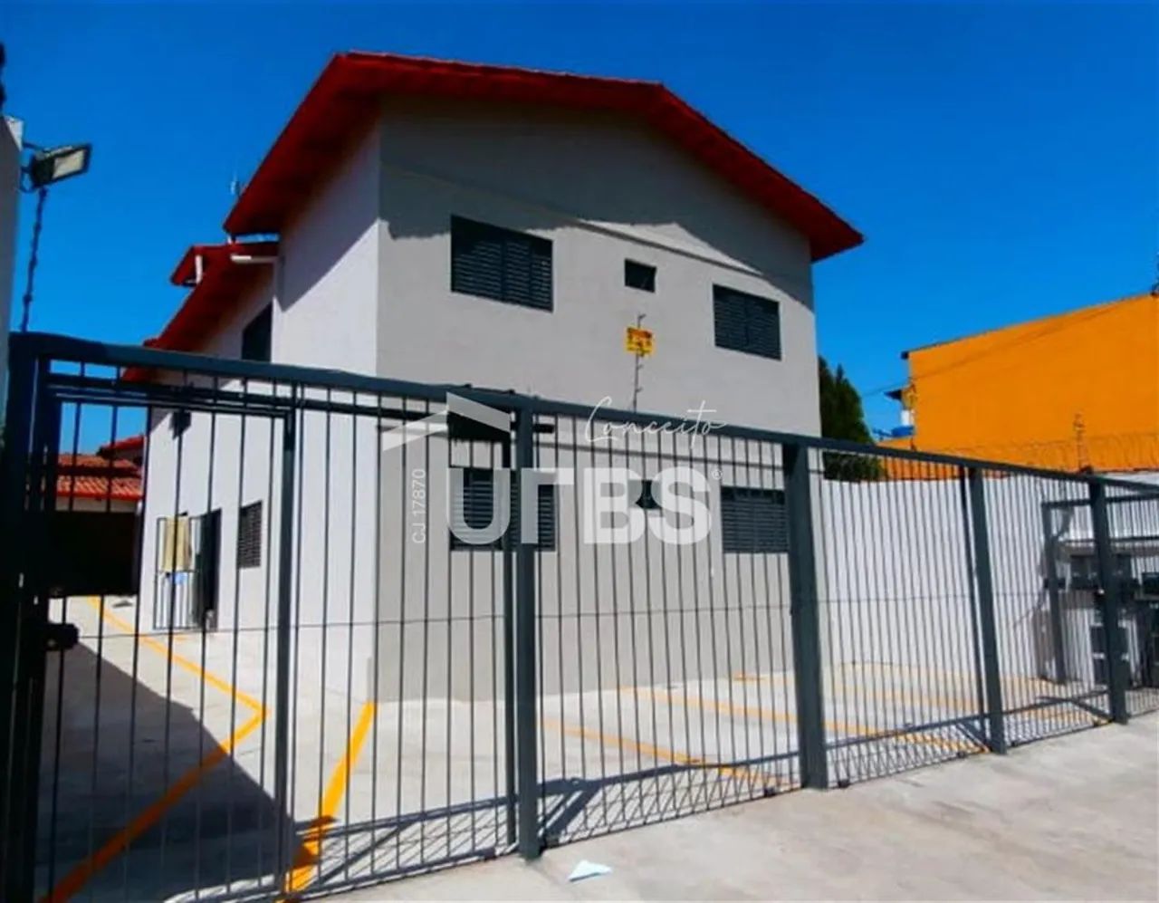 Vendo prédio inteiro, com aptidão Residencial e Comercial - Foto 2