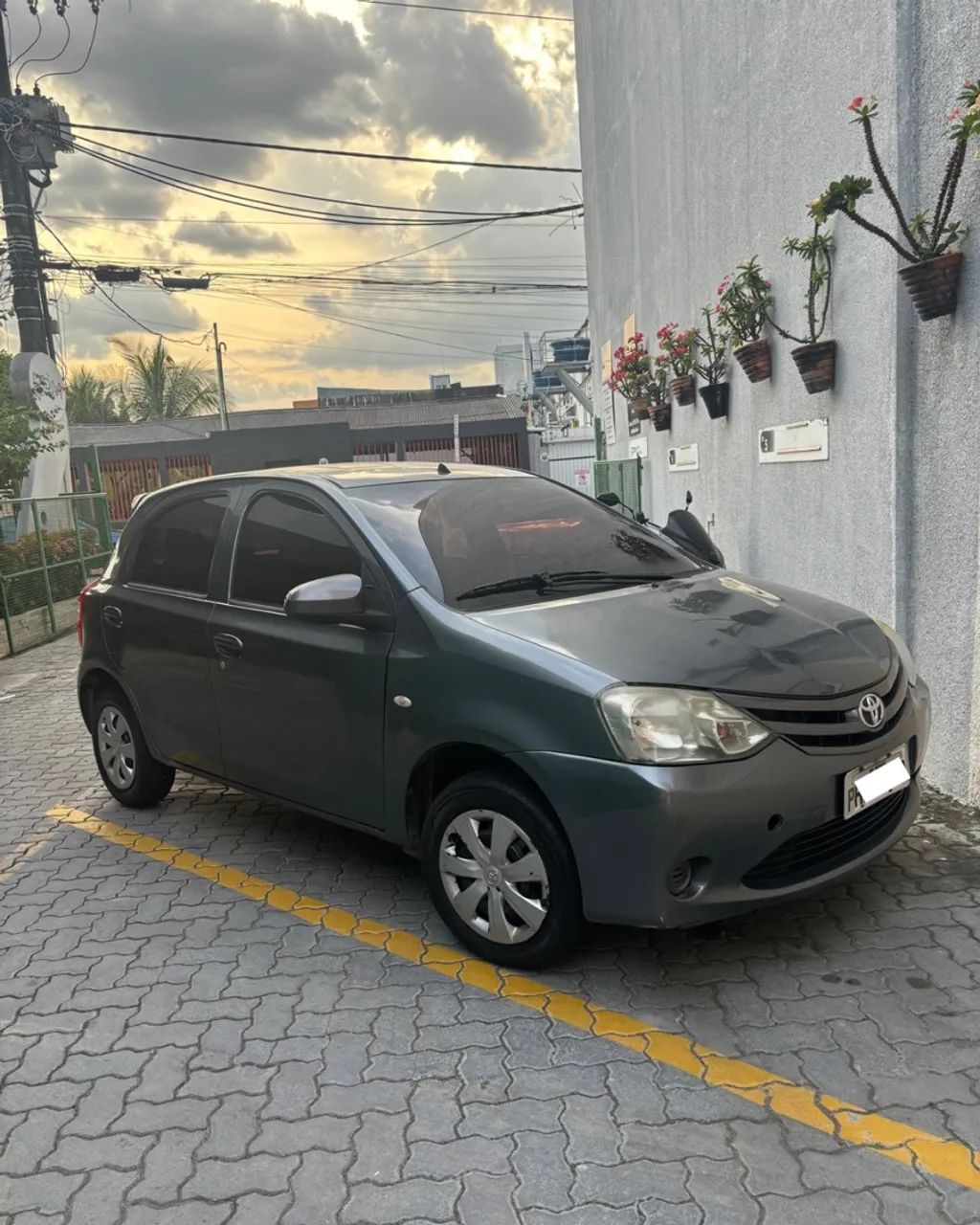 Toyota Etios 1.3 16V FLEX 2014