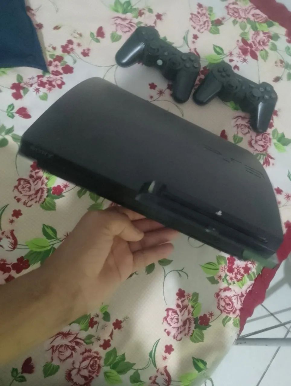 Vídeo game PS3 com 10 jogos na memória 2 controles muito novo r$ 600 dependendo entrego - Foto 4