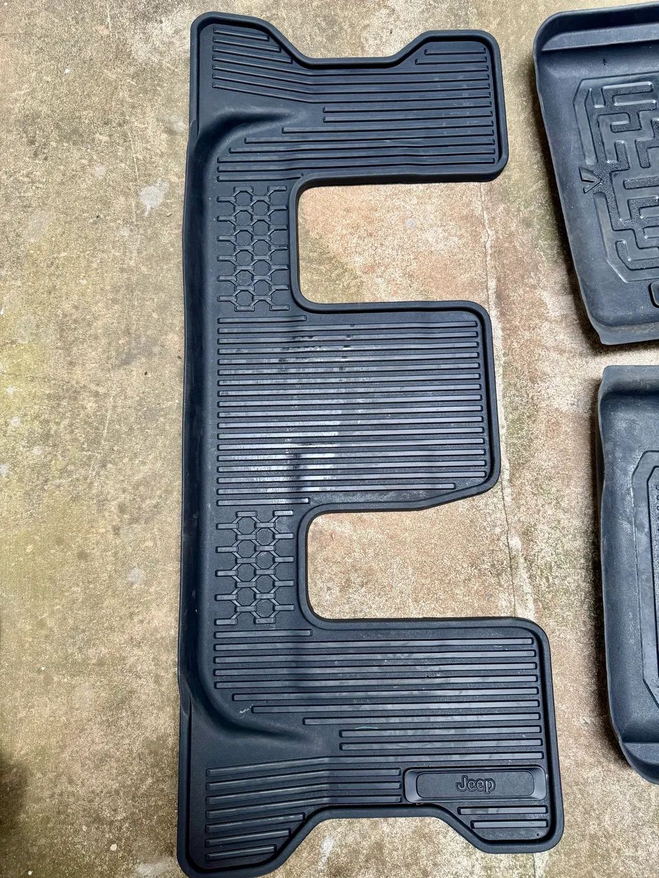 Tapete Original do Commander - Peças para carros, vans e