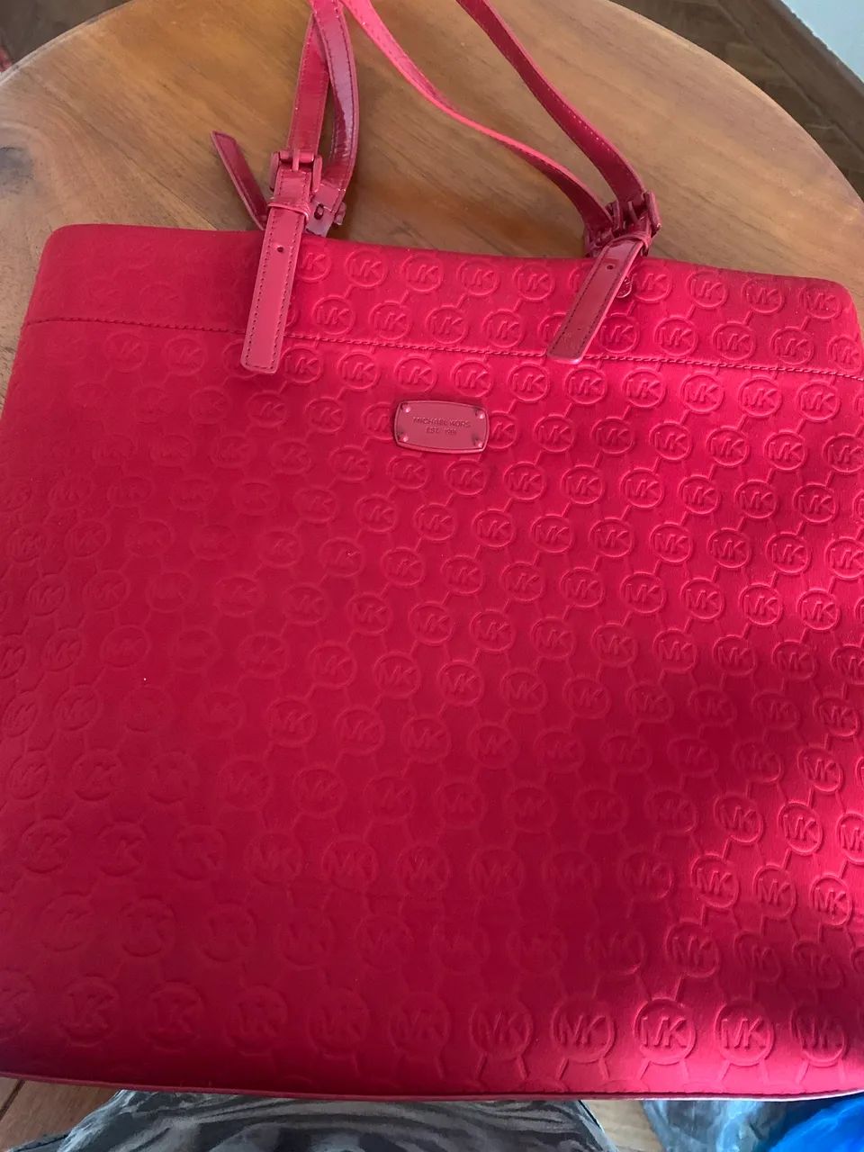 Bolsa vermelha em malha residente tamanho médio  - Foto 3