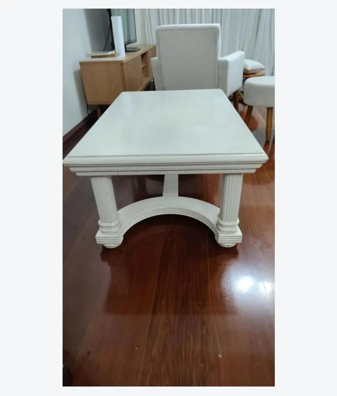 Mesa de madeira maciça 