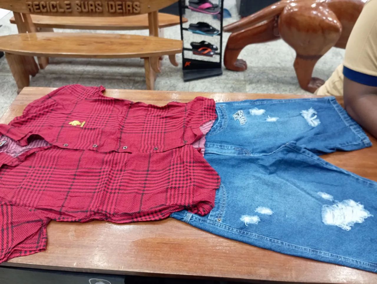 Conjunto Berm.Jeans e camisa Xadrez  - Foto 2