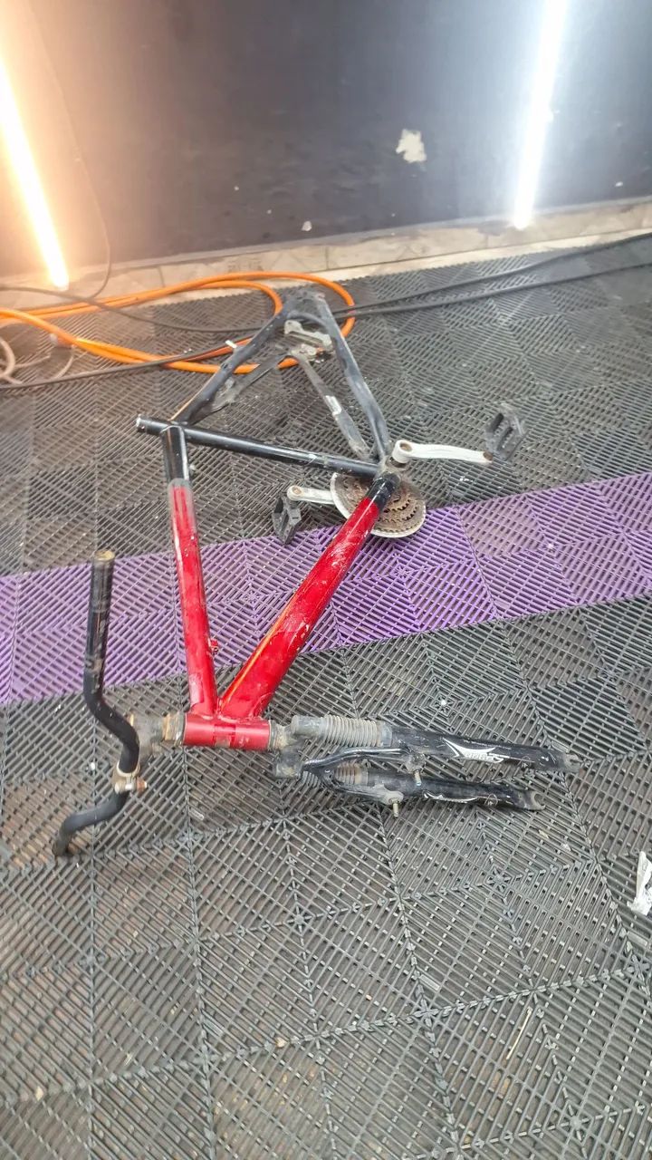 Quadro, suspensão e pedivela aro 26