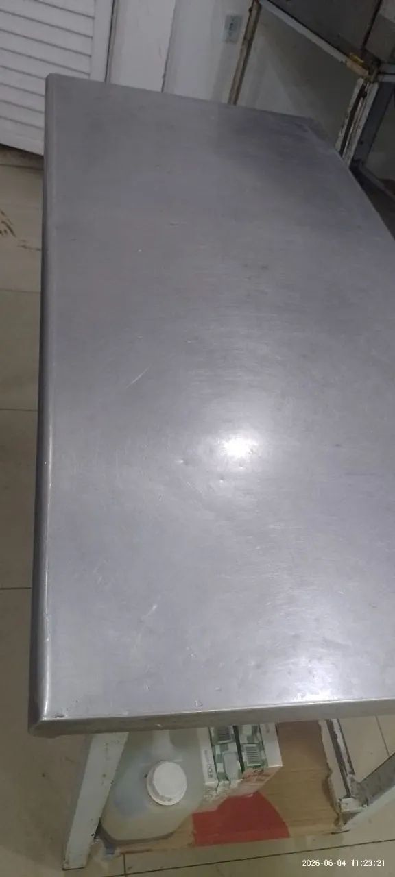 Vendo mesa de inox 1.5m x 70cm e 85cm altura - Foto 3