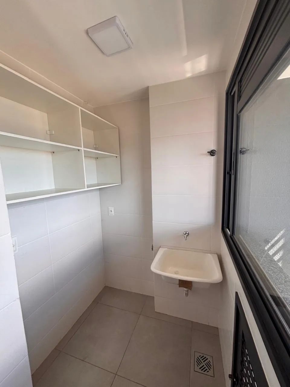 Apartamento em Cuiabá, Ed. Ubarnit na av do moinho 