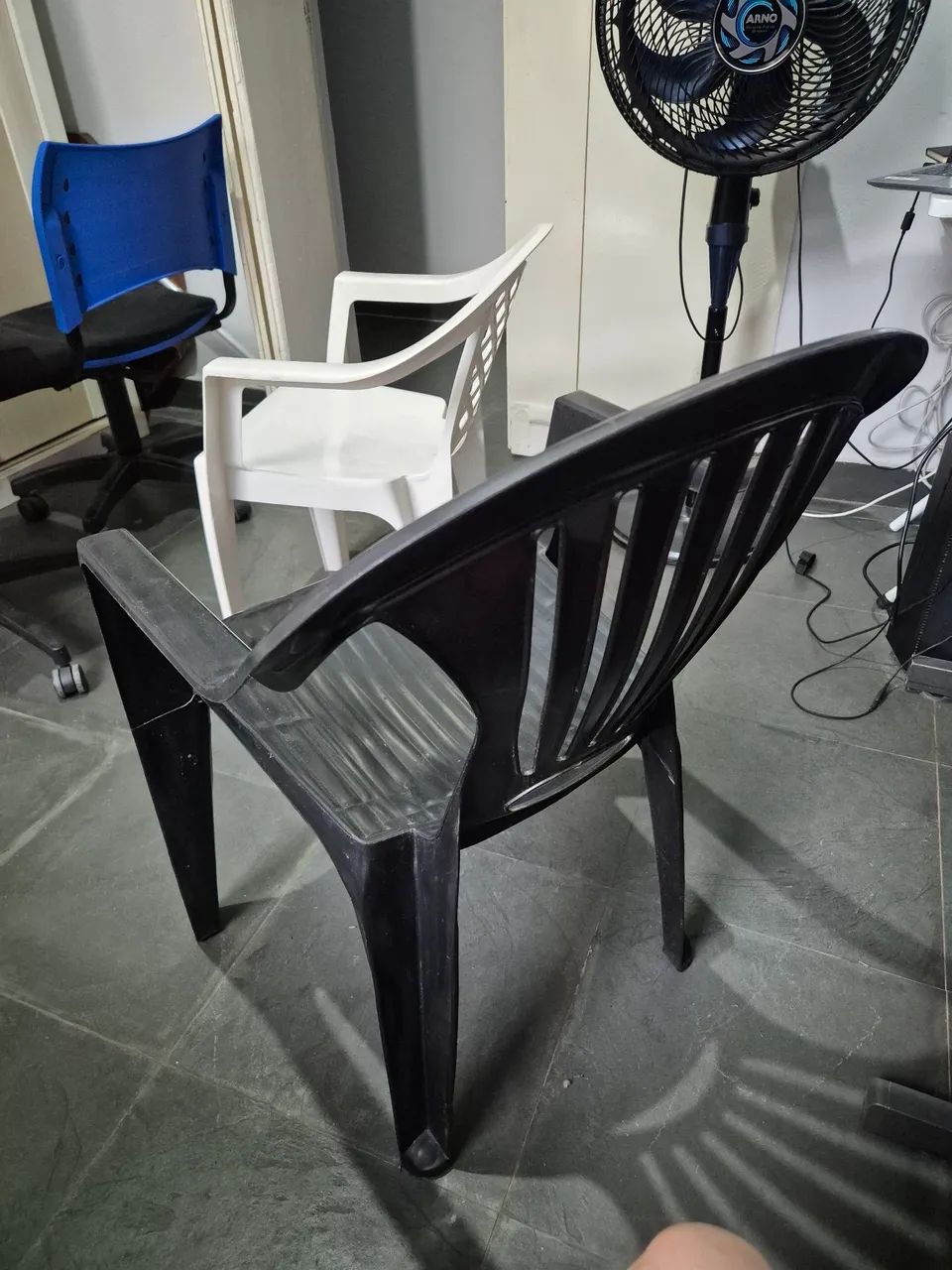 Cadeira plástico preta