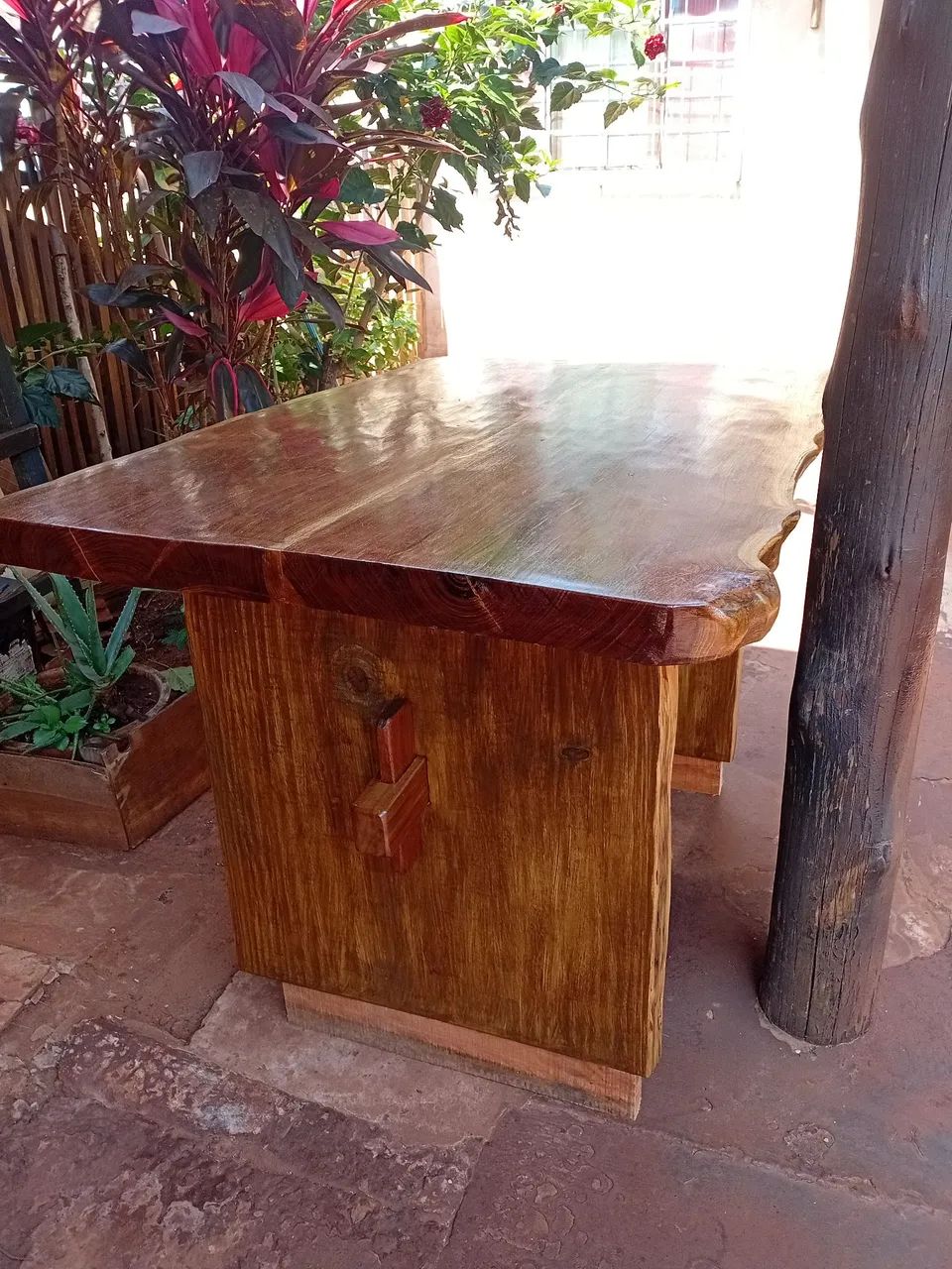 Mesa prancha de ipê rocho 