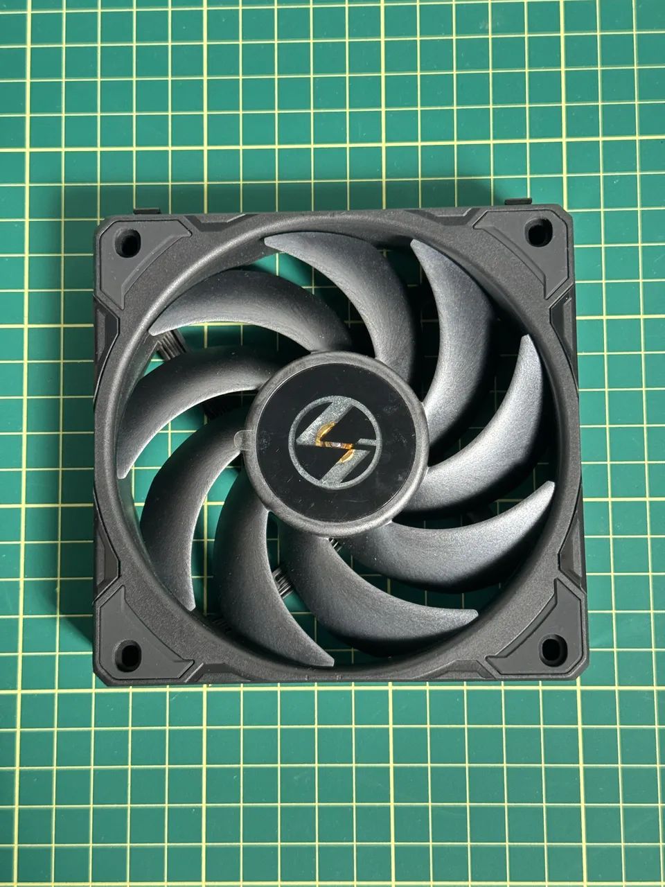 Uni Fan Lian Li P28 - Foto 3