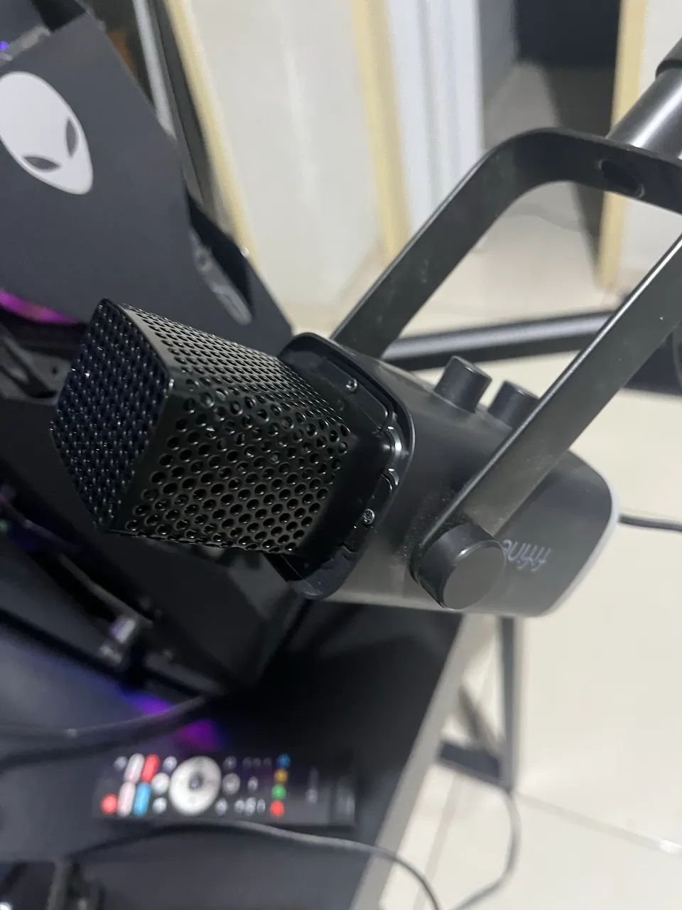 FIFINE AM8 + BM88 | Microfone USB/XLR + Braço de Mesa | Kit Completo - Foto 3