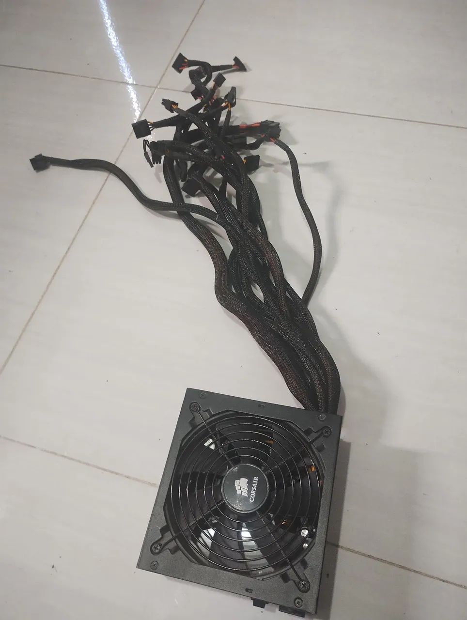 Fonte ATX 750W  com defeito leia a descrição - Foto 3