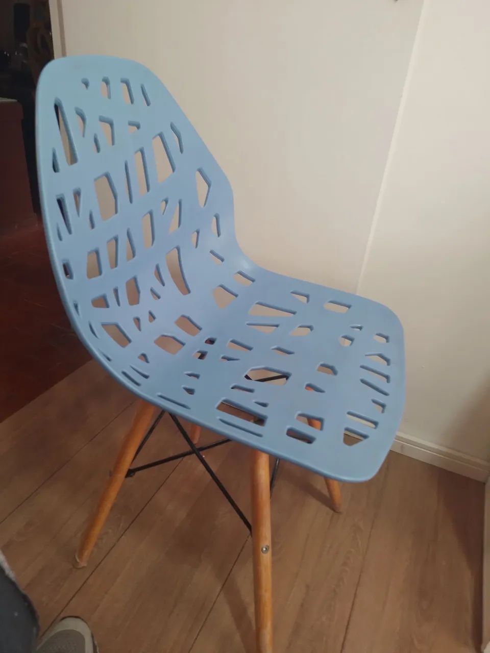 Vendo cadeira moderna - Foto 2