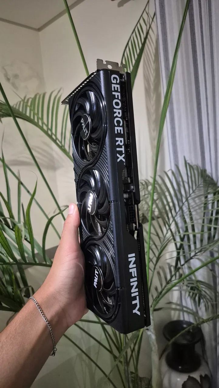 RTX 5070 Palit Infinity 3  - Foto 2