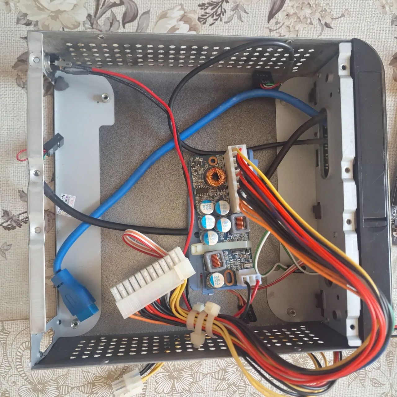 Mini Gabinete Itx  - Foto 3