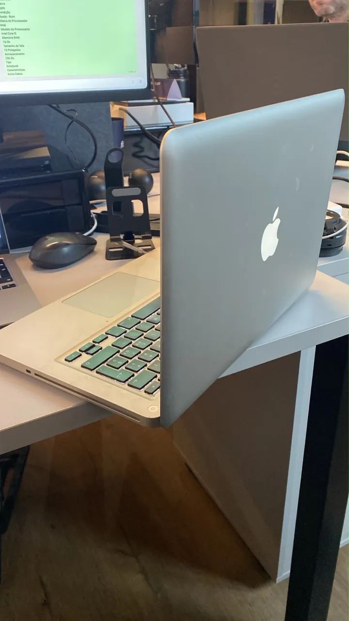 MACBOOK PRO 13-inch, late 2011 versao 10.15.7 - Notebooks