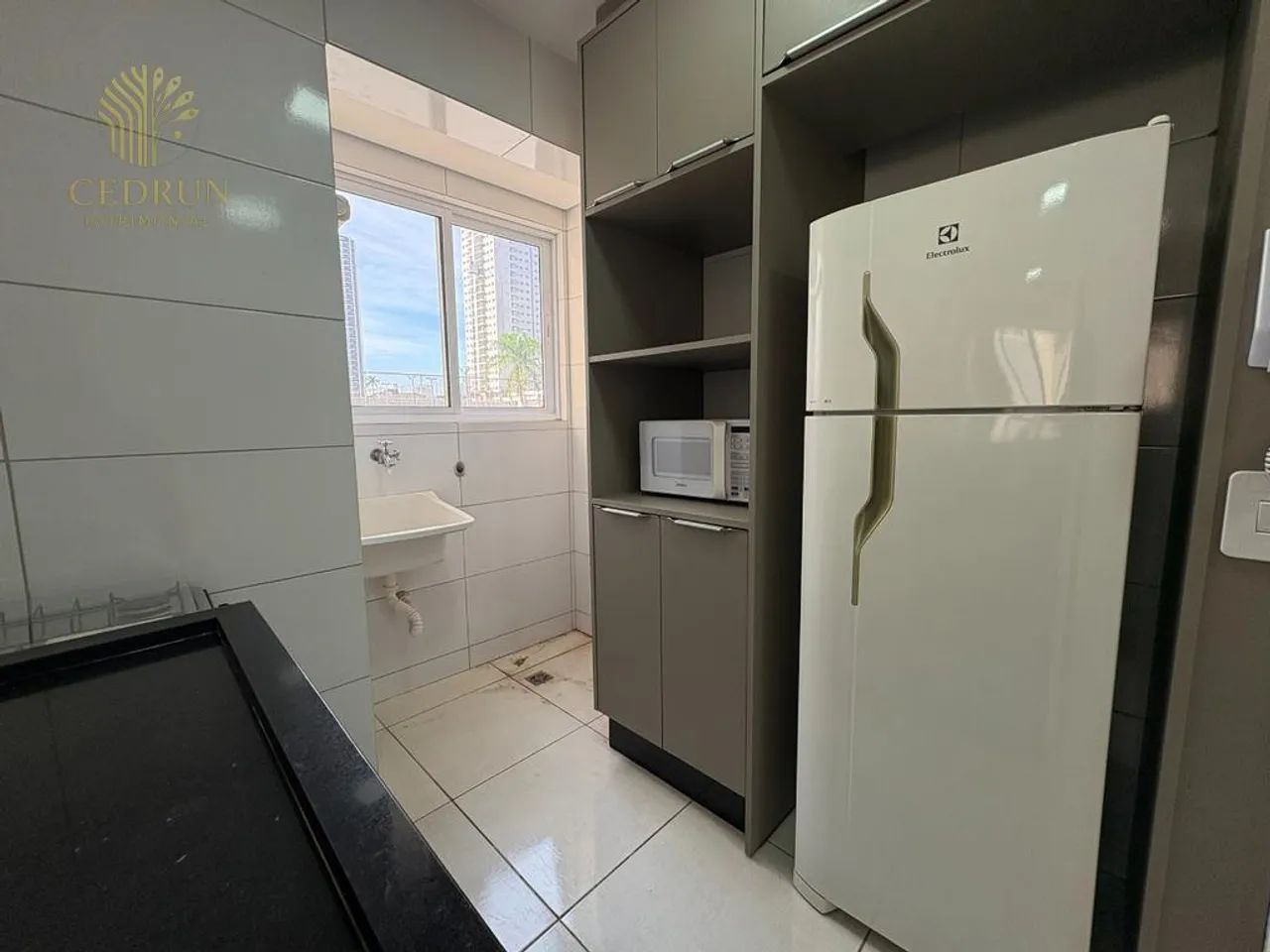 Apartamento para alugar em Maringá, Zona 08, com 2 quartos, com 45.61 m² - Foto 3