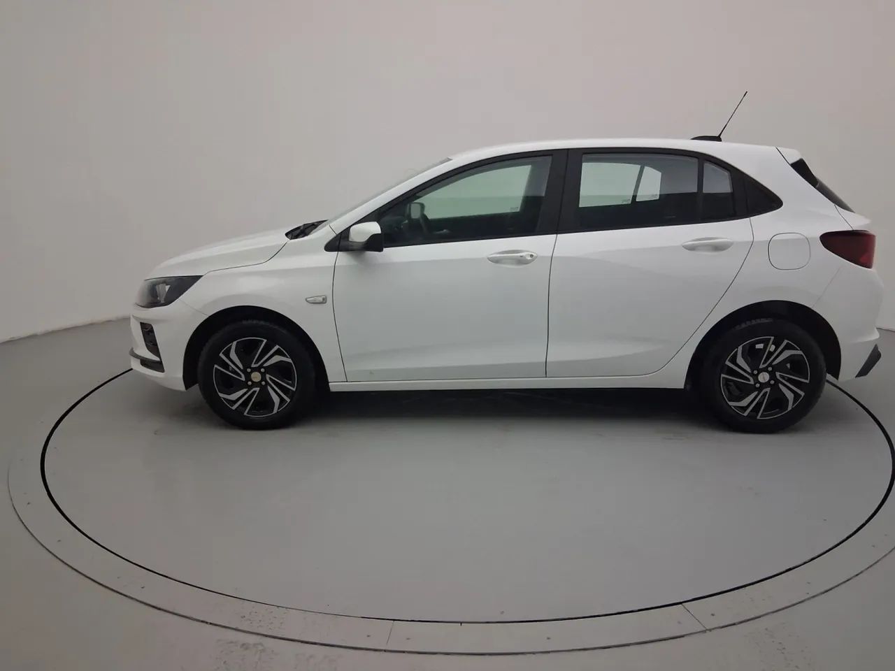 Chevrolet Onix Hatch 1.0 12V Flex Mec. 4P, foto 2 de 18