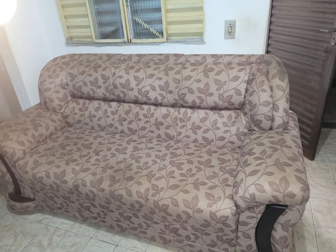 Vendo esse móvel usado esse sofá 3 lugar sofá 200 móvel 80
