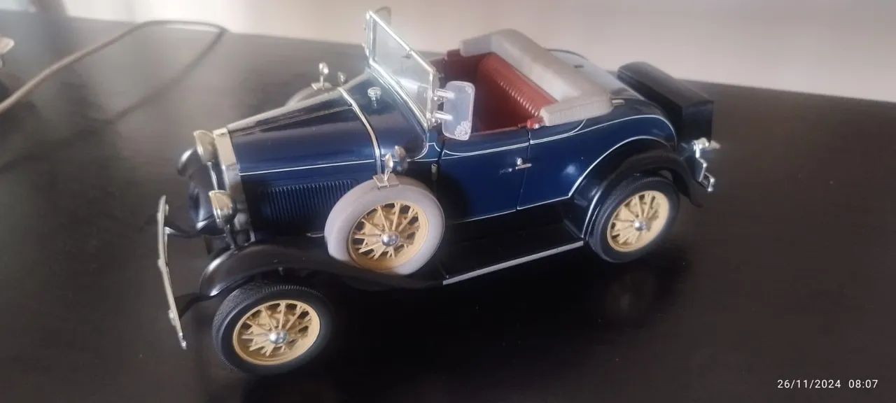 Miniatura Ford Model A Roadster 1931 Escala 1.18 - Foto 2