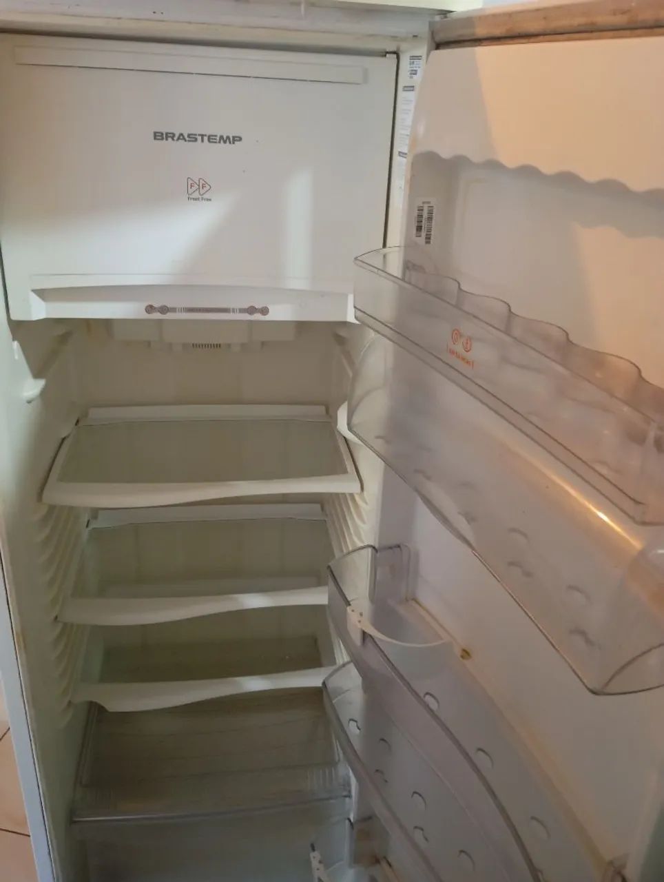 Duas geladeiras com defeito  - Foto 3
