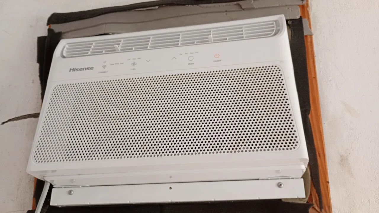 Vendo ar condicionado Hisense novo com 1 mês de uso, 10.000 BTUs 