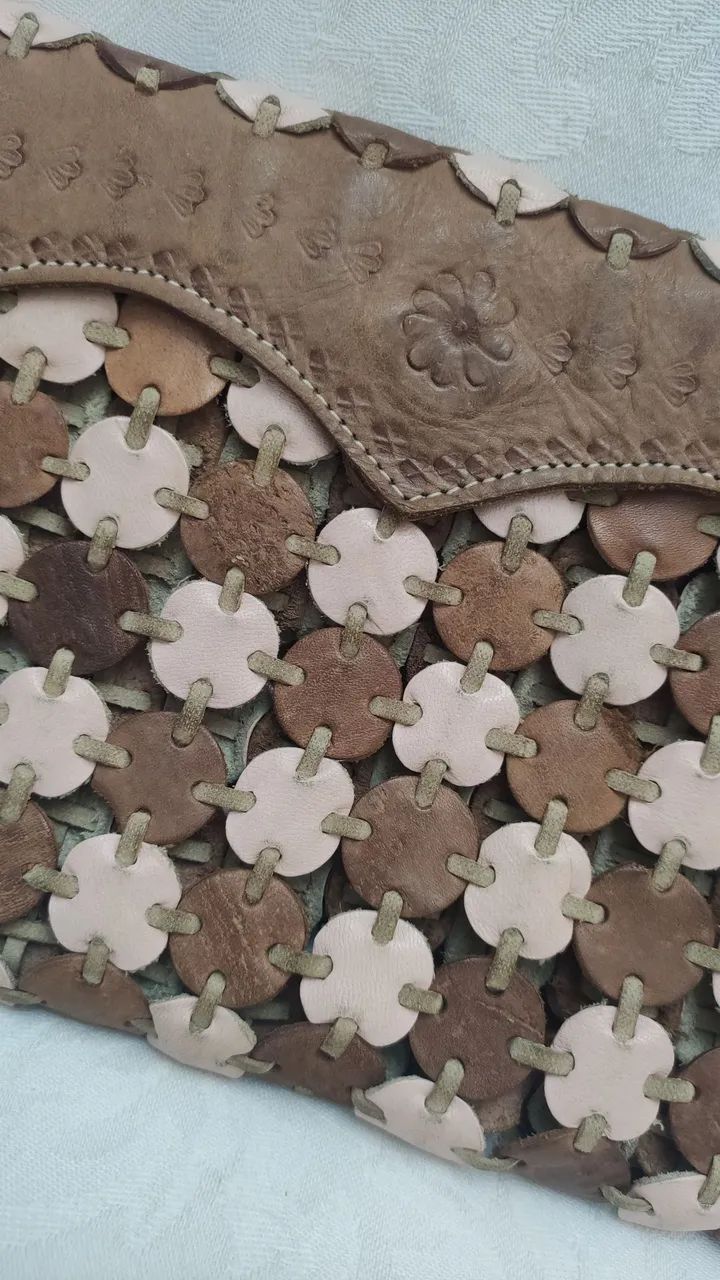Bolsa clutch artesanal em couro feira a mão - Foto 4