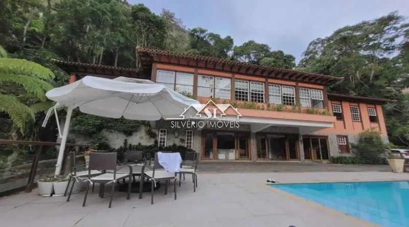Casa- Petrópolis, Corrêas