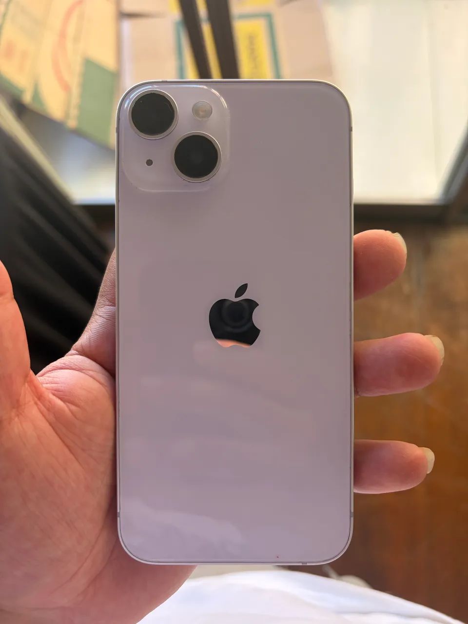iPhone 14 lilás 