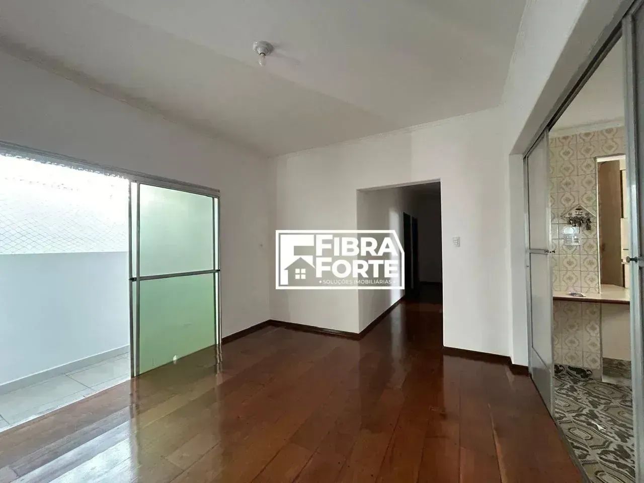 Casa Terrea com edicula e Piscina - Foto 3